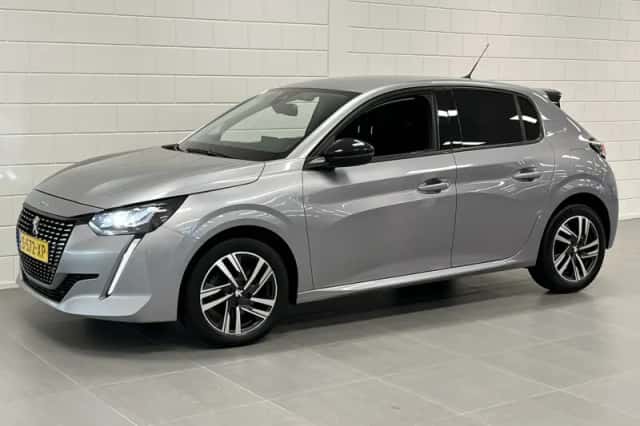 Peugeot 208 (2023) thumbnail 3