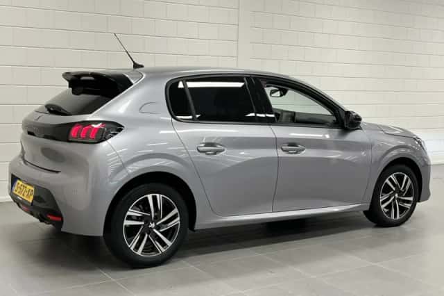 Peugeot 208 (2023) thumbnail 4