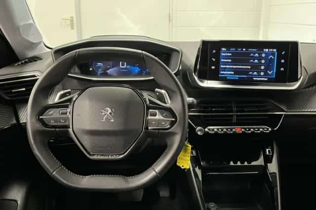 Peugeot 208 (2023) thumbnail 5