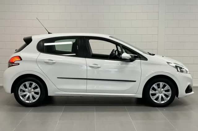 Peugeot 208 (2017) thumbnail 5