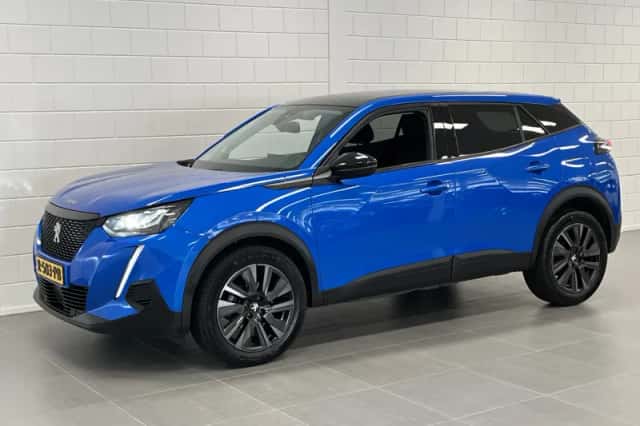Peugeot 2008 (2022) thumbnail 3