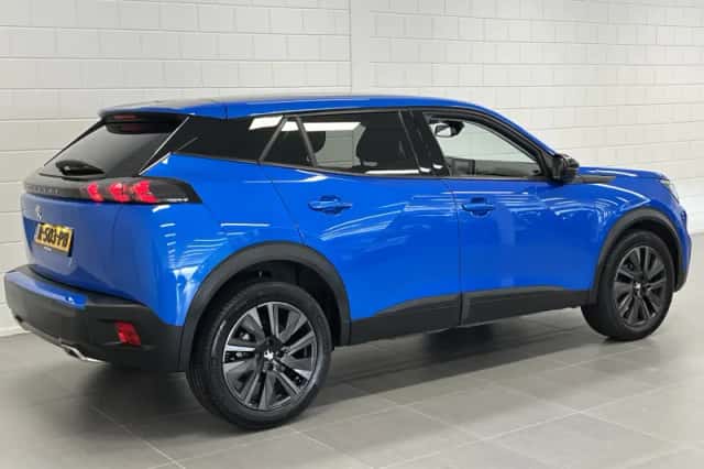 Peugeot 2008 (2022) thumbnail 4
