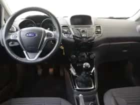 Ford Fiesta (2014) thumbnail 5
