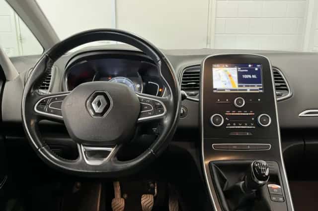 Renault Grand Scénic (2017) thumbnail 5