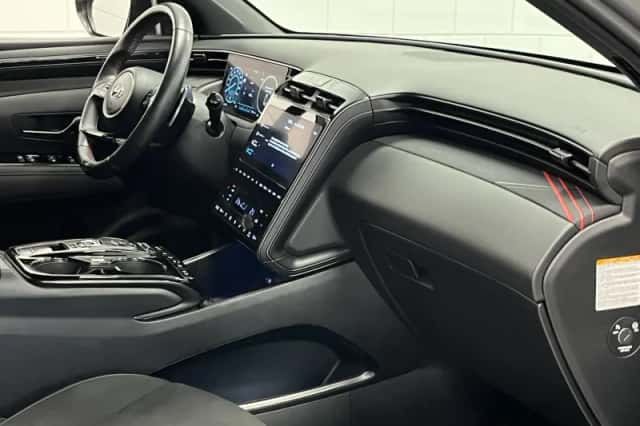 Hyundai Tucson (2024) thumbnail 1