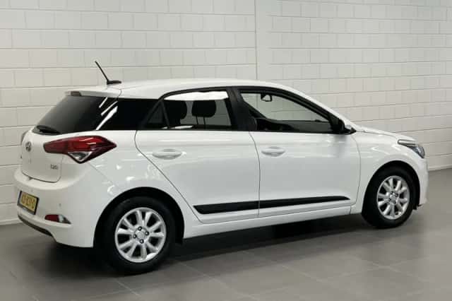 Hyundai i20 (2016) thumbnail 4