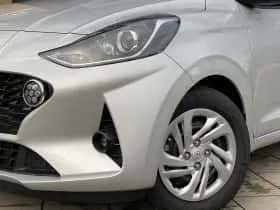 Hyundai i10 (2023) thumbnail 2