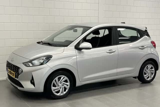 Hyundai i10 (2023) thumbnail 3