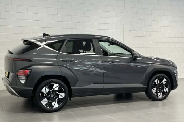 Hyundai Kona (2024) thumbnail 4