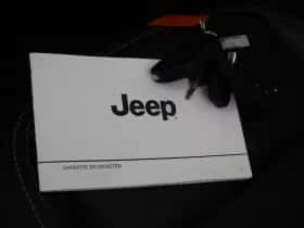 Jeep Wrangler (2023) thumbnail 23