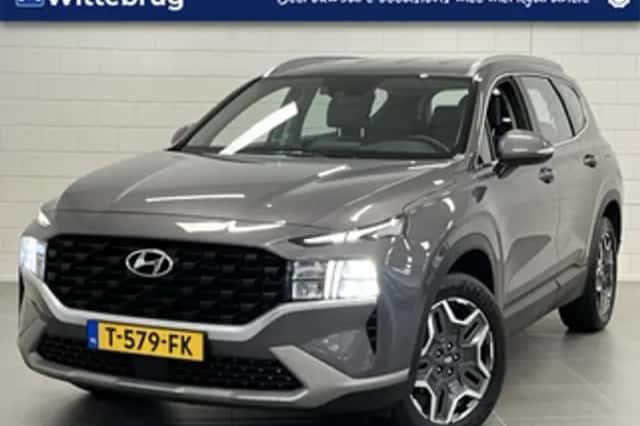 Hyundai Santa Fe (2023) thumbnail 1