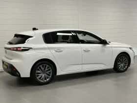 Peugeot 308 (2022) thumbnail 4