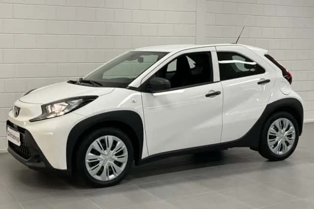 Toyota Aygo (2023) thumbnail 3