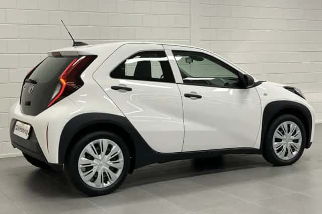 Toyota Aygo (2023) thumbnail 4