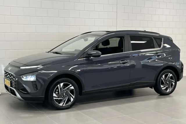 Hyundai Bayon (2022) thumbnail 3
