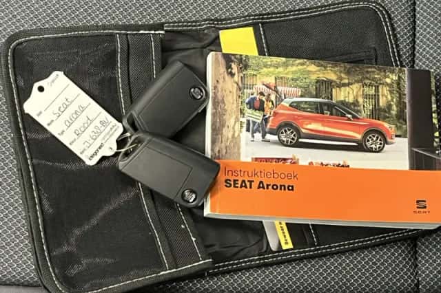 SEAT Arona (2020) thumbnail 5