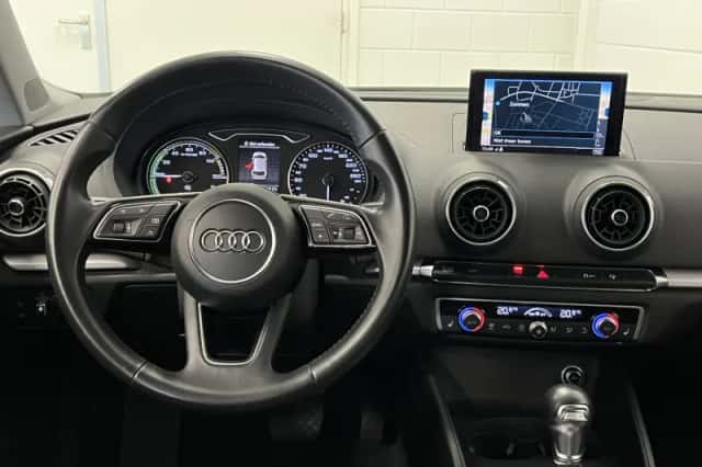 Audi A3 (2017) thumbnail 5