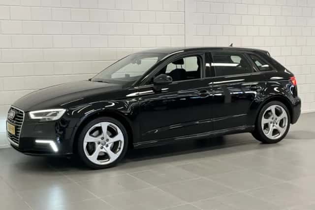 Audi A3 (2017) thumbnail 3