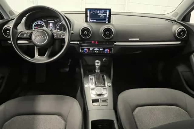 Audi A3 (2017) thumbnail 2