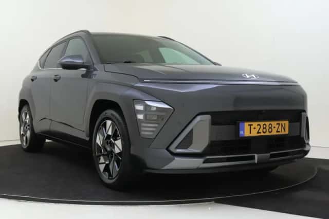 Hyundai Kona (2023) thumbnail 3