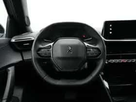 Peugeot e-2008 (2023) thumbnail 5