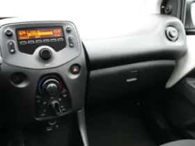 Toyota Aygo (2020) thumbnail 13