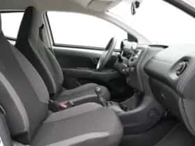 Toyota Aygo (2020) thumbnail 15