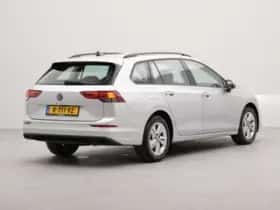 Volkswagen Golf (2021) thumbnail 2