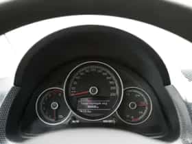 Volkswagen Up! (2023) thumbnail 9