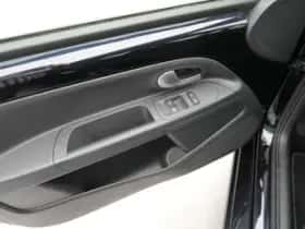 Volkswagen Up! (2022) thumbnail 15