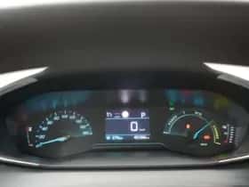 Peugeot e-208 (2023) thumbnail 9