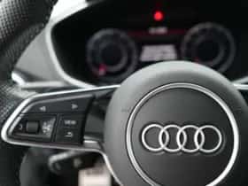 Audi TT (2022) thumbnail 8