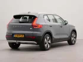 Volvo XC40 (2023) thumbnail 2