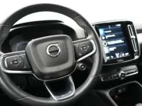 Volvo XC40 (2023) thumbnail 15
