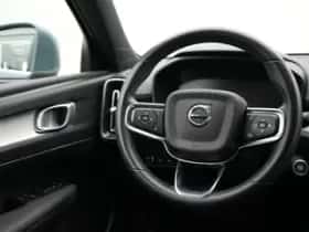 Volvo XC40 (2023) thumbnail 6