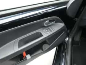 Volkswagen Up! (2023) thumbnail 15