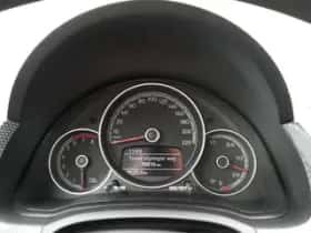 Volkswagen Up! (2023) thumbnail 8