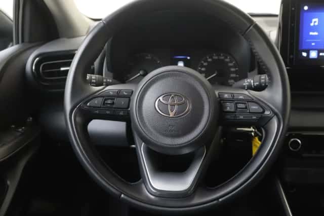 Toyota Yaris (2024) thumbnail 6