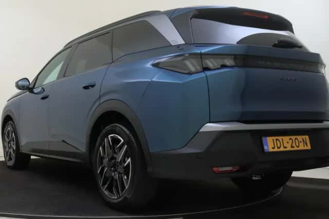 Peugeot 5008 (2025) thumbnail 4