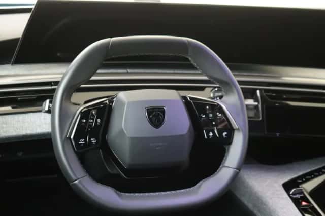 Peugeot 5008 (2025) thumbnail 6