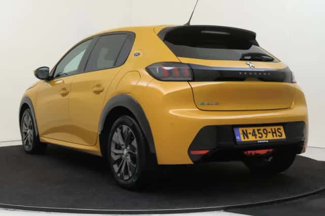 Peugeot e-208 (2021) thumbnail 4