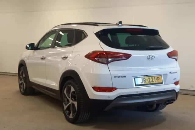 Hyundai Tucson (2016) thumbnail 4
