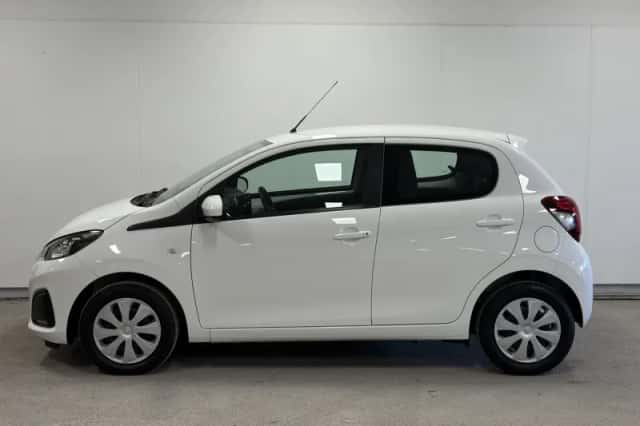 Peugeot 108 (2021) thumbnail 3
