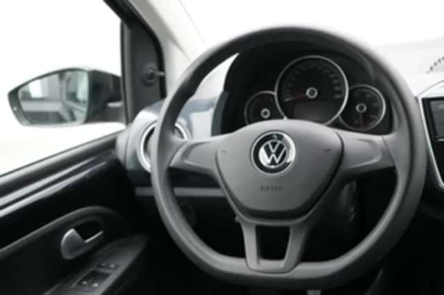 Volkswagen Up! (2023) thumbnail 6