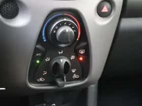 Peugeot 108 (2021) thumbnail 18