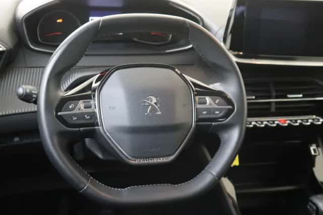 Peugeot 2008 (2021) thumbnail 6