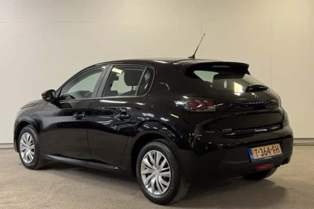 Peugeot 208 (2023) thumbnail 4