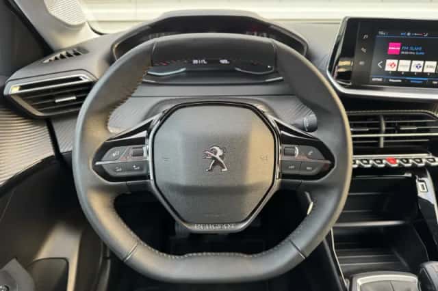 Peugeot 208 (2023) thumbnail 5