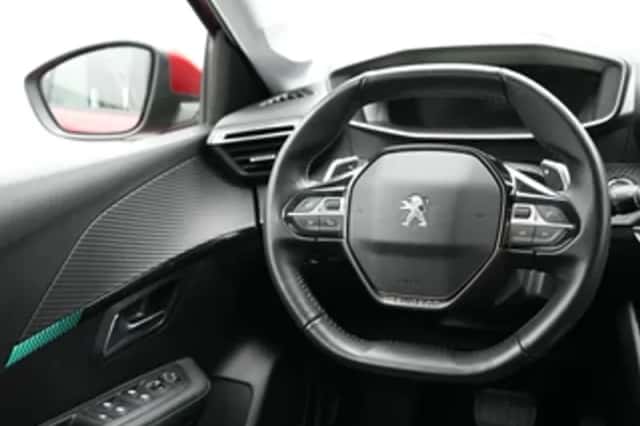 Peugeot 208 (2021) thumbnail 6