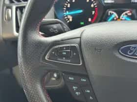 Ford Kuga (2019) thumbnail 5